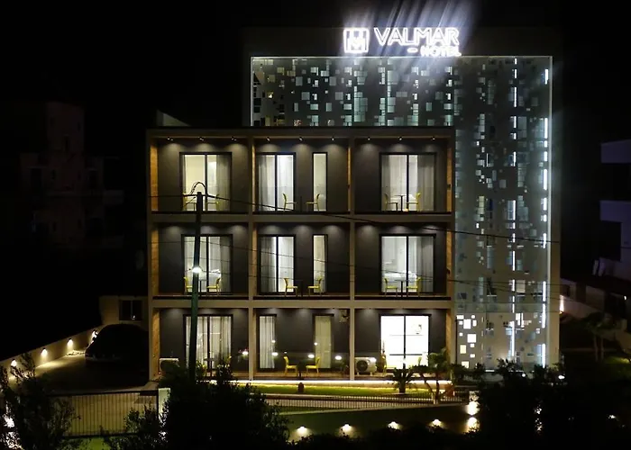 Valmar 호텔 사밀